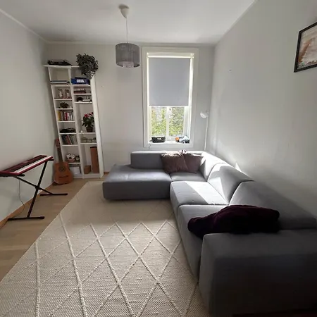 High-ceiling By Johannes Church Appartement *